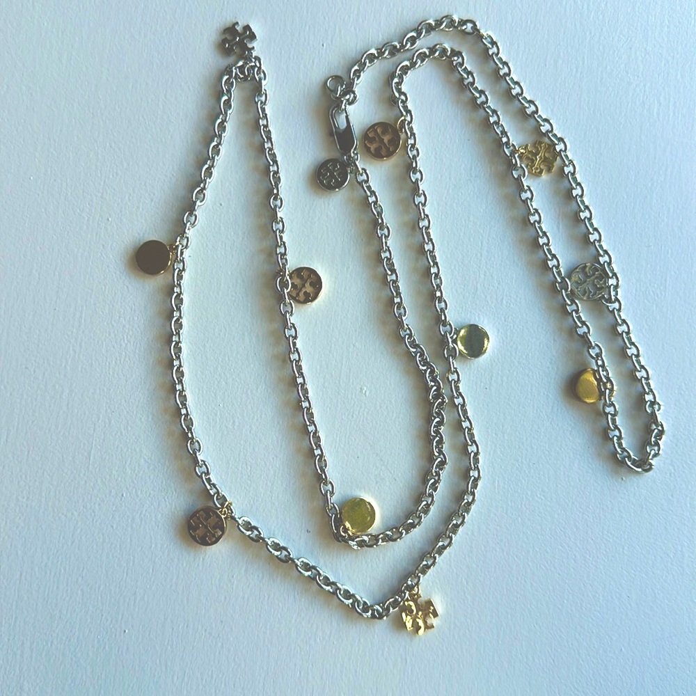 Tory Burch Logo Necklace (20.5 in) in gold and Silver